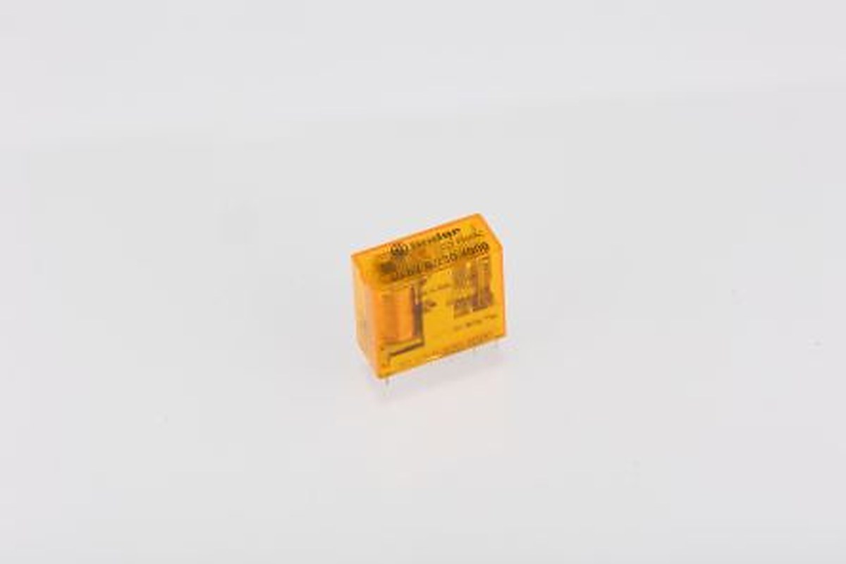 Finder PCB Relay, 230V ac Coil, 8A Switching Current, 2 CO