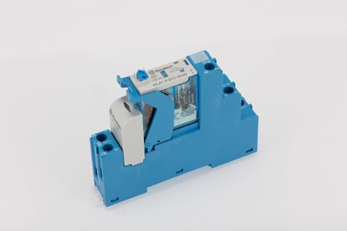 Finder 4C Series Interface Relay, DIN Rail, 12V dc Coil, SPDT, 40mA