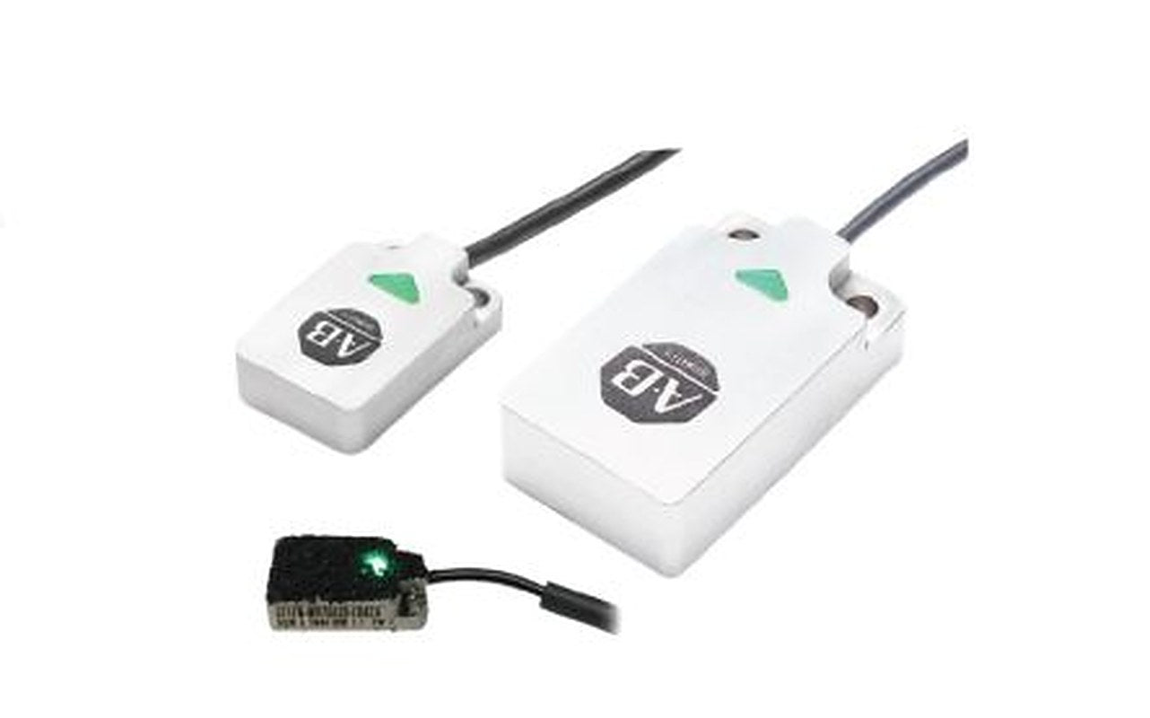 Allen Bradley 871FM-M7BA20-E2 Rectangular Inductive Proximity Sensor IO-Link 871FM 30V 7 mm 30 V ac 30 V dc 200mA