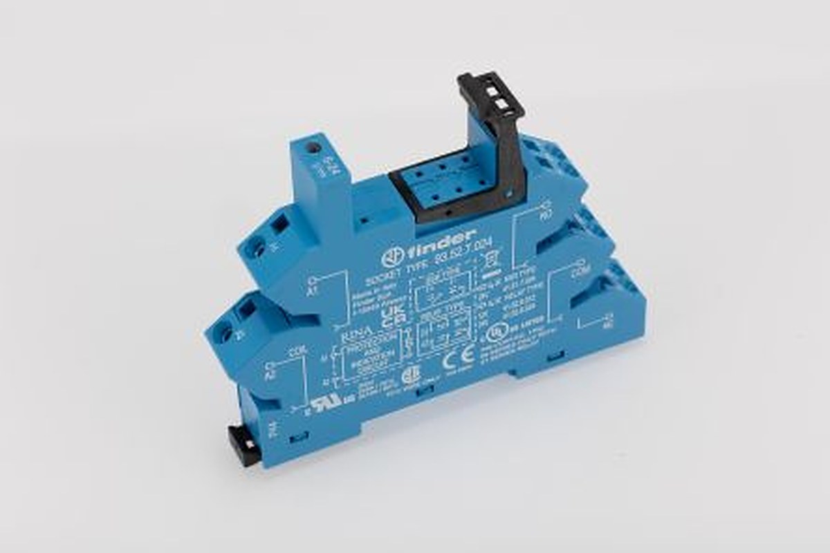 Finder 93 5 Way 24V dc DIN Rail Relay Socket
