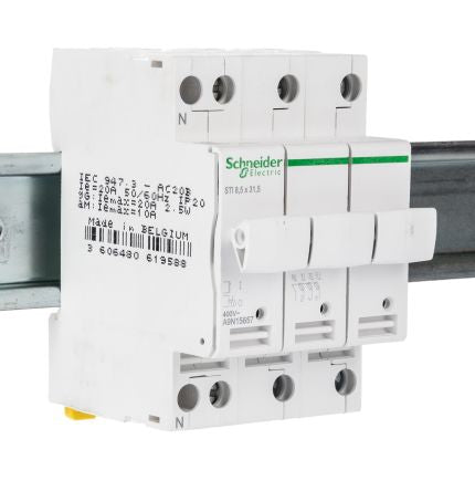 Schneider Electric Fuse Switch Disconnector, 3-Pole, 10A, 8.5 x 31.5 mm