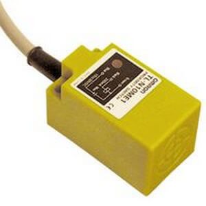 Omron TL-N10ME1 2M Rectangular Capacitive Proximity Sensor NPN TL-N 24V 10 mm 24 V dc 100mA, 3 mA