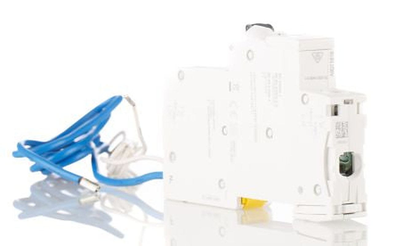Schneider Electric Residual Current Circuit Breaker with Overload Protection, 16A Current Rating, 1-Pole, 30 mA Trip