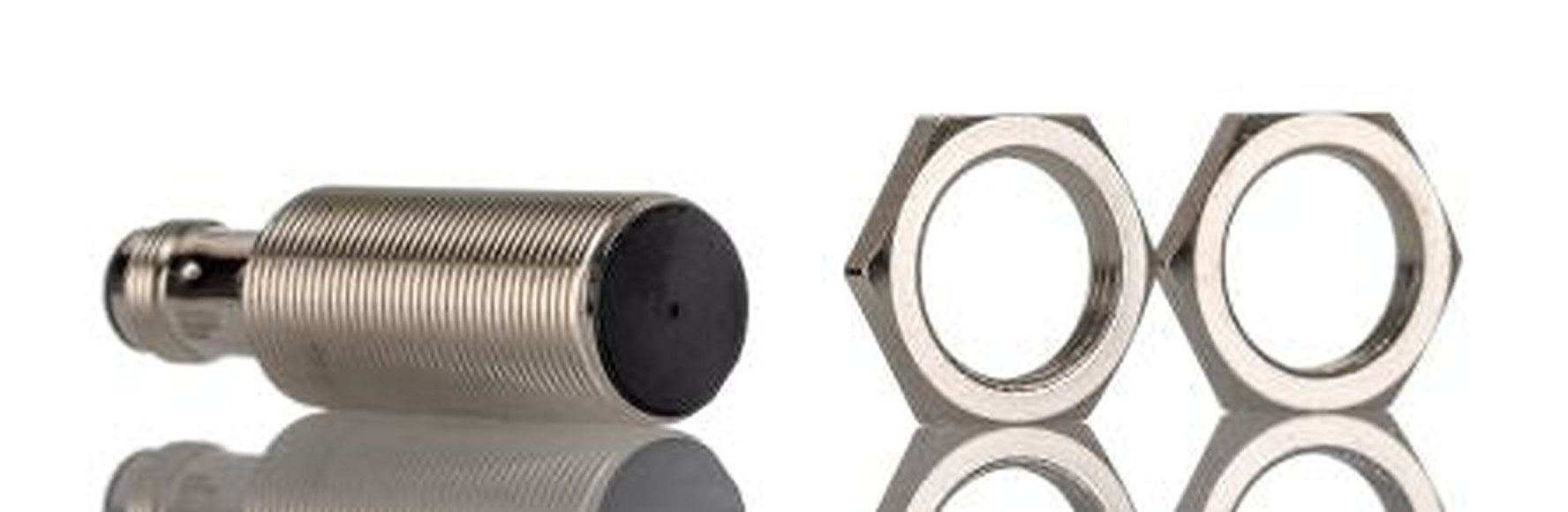 Omron E2B-M18KS08-M1-B1 Threaded Barrel Inductive Proximity Sensor, M18 PNP E2B 32V 30 mm 1000 V ac 30 V dc 200mA