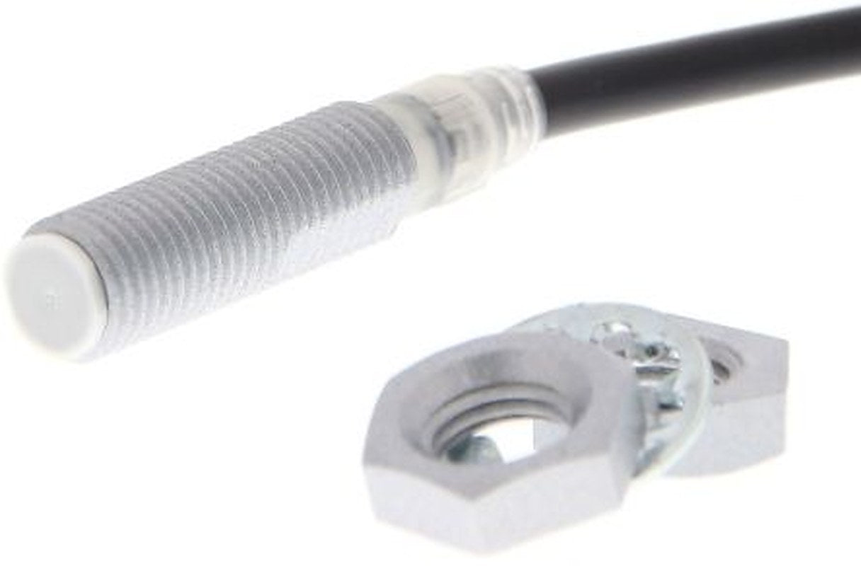 Omron E2EQ-X3D18 2M Threaded Barrel Inductive Proximity Sensor, M8 2-Wire 30V 3 mm 30 V dc 100mA, 3 mA