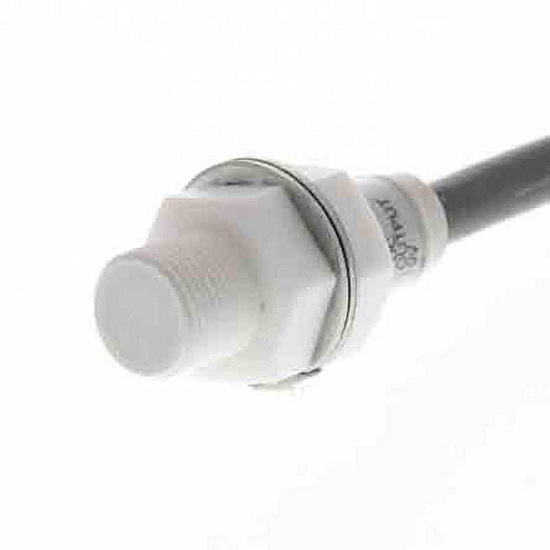 Omron E2FQ-X2F1 Threaded Barrel Inductive Proximity Sensor, M12 PNP E2FQ 24V 2 mm 24 V dc 200mA