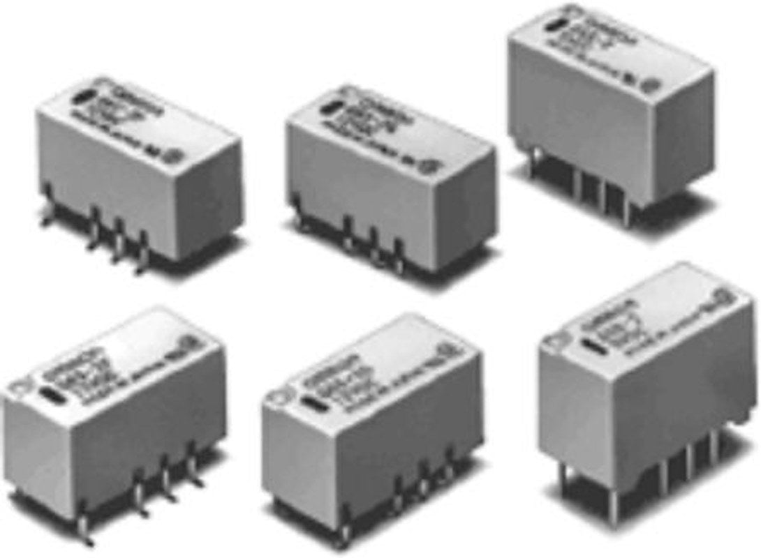 Omron Surface Latching Relay, 5V dc Coil, 1A, DPDT