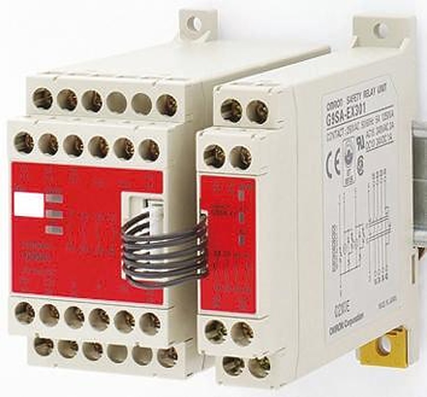 Omron G9SA, 100V ac, 240 V ac Safety Relay, 5 Safety Contacts, 1