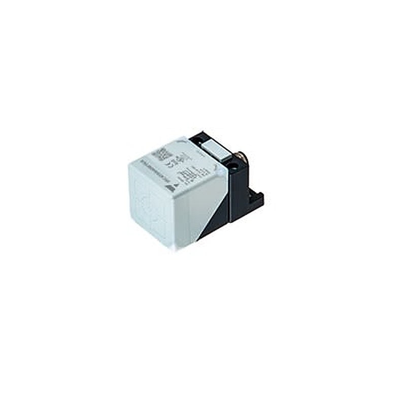 Carlo Gavazzi IRC40SN40M1PA Rectangular Inductive Proximity Sensor PNP IRC40 30V dc 40 mm 30 V dc 200mA