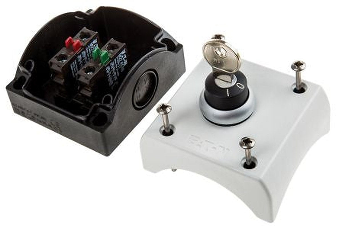 Eaton Stay Put Control Station Switch - SPDT, Plastic, 1 Cutouts, Black, IP66
