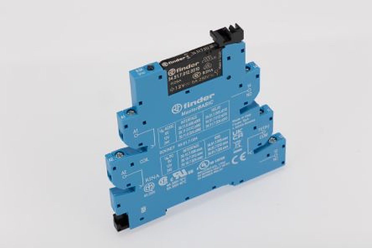 Finder 39 Series Interface Relay, DIN Rail, 12V ac/dc Coil, SPDT, 15mA