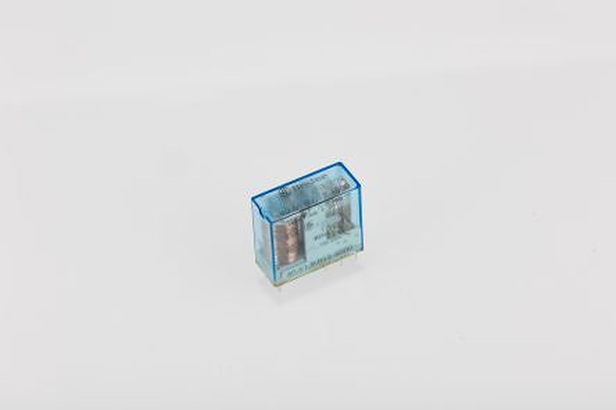 Finder PCB Power Relay, 12V dc Coil, 16A Switching Current, SPDT