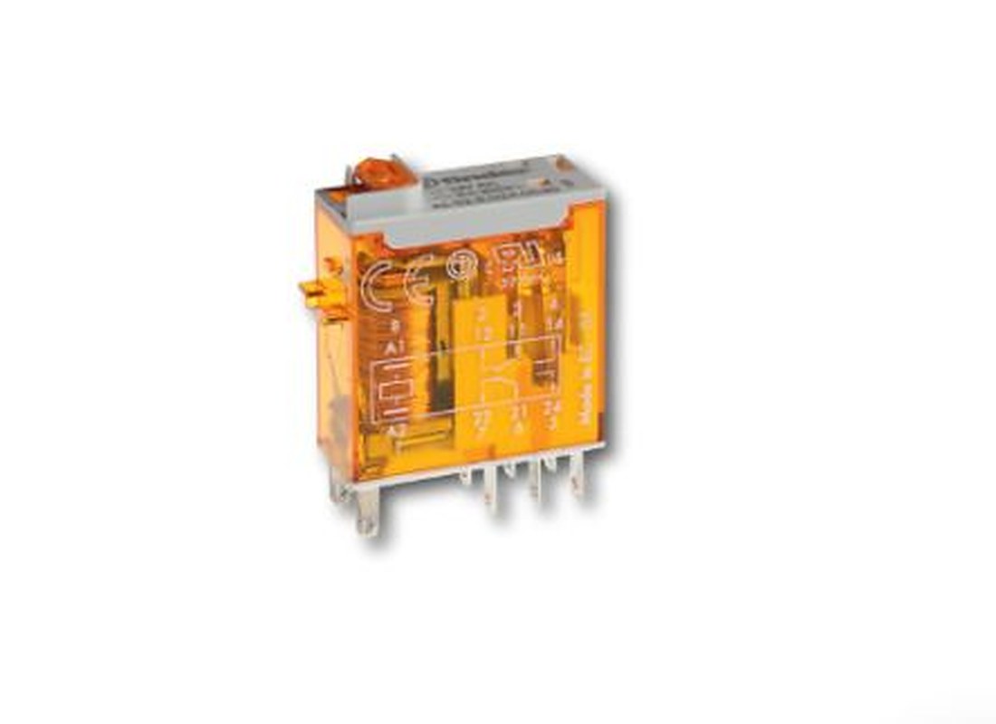 Finder Plug-in Power Relay, 24V dc Coil, 8A Switching Current