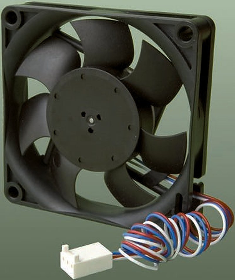 ebm-papst 600 J Series Axial Fan, 12V dc, 70 m³/h, 7.7 W, 641 mA Max, IP20 60 mm 60mm 32 mm
