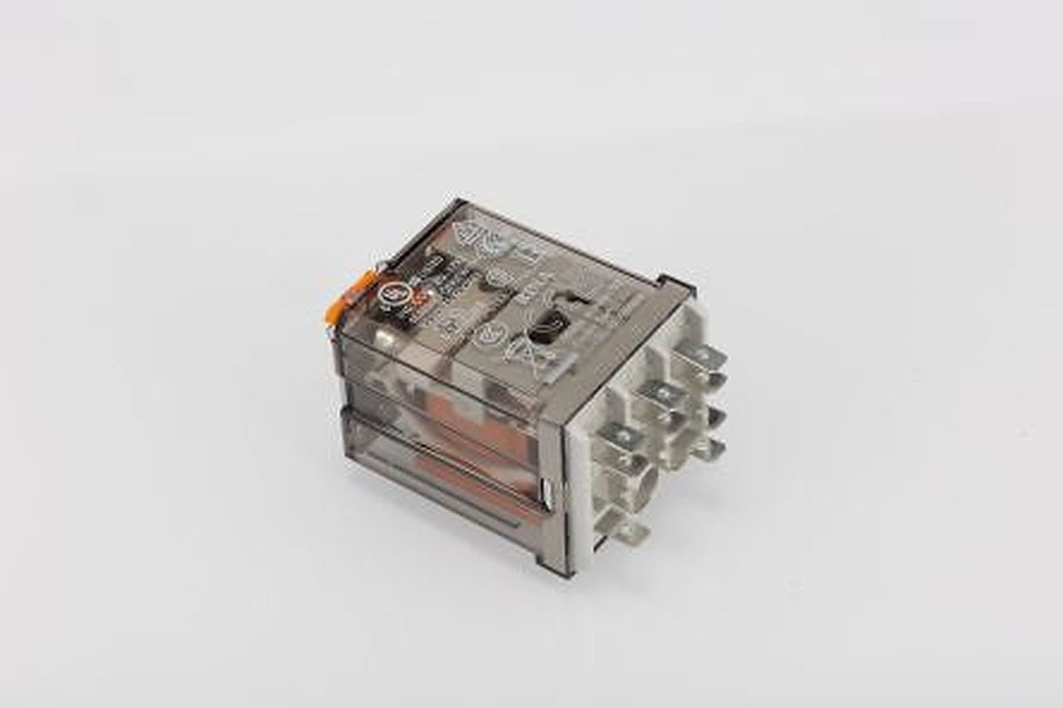 Finder DIN Rail Power Relay, 230V Coil, 16A Switching Current, 3PDT