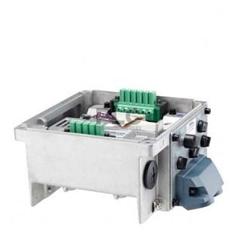SINAMICS G110M Control Unit CU240M AS-Interface G AS-Interface with M screw connection for motor frame size 71 4 DI, 2 DO, 2 AI, 1 F-DI PTC/KTY connection EM brake control Degree of protection IP66 Ambient temperature -10 to +55° 105x 205x 171 (HxWxD) without Power Module