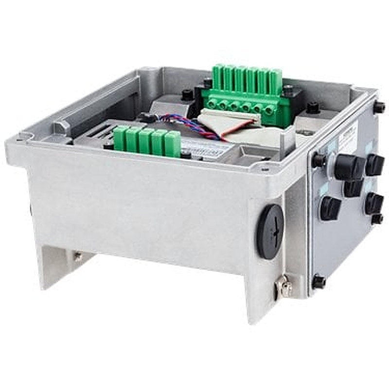 SINAMICS G110M Control Unit CU240M AS-Interface G AS-Interface with M screw connection for motor frame size 100/112 4 DI, 2 DO, 2 AI, 1 F-DI PTC/KTY connection EM brake control Degree of protection IP66 Ambient temperature -10 to +55° 105x 205x 171 (HxWxD) without Power Module