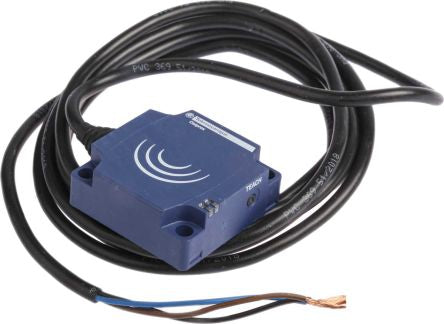 Telemecanique Sensors XS8C1A1PAL2 Block Inductive Proximity Sensor PNP XS 24V dc 25 mm 36 V dc 200mA