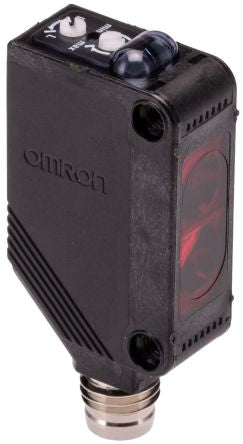 Omron Plastic Photoelectric Sensor 8 to 500 mm, NPN Output, IP67 24V dc