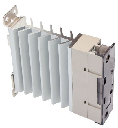 Omron G3PE Series Solid State Relay, 15 A Load, DIN Rail Mount, 528 V ac Load, 24V dc Control