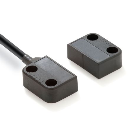 Omron F3S-TGR-N_R Series Magnetic Non-Contact Safety Switch, Plastic Housing, 24V dc, NO, 2 NC, M12