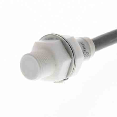 Omron E2FQ-X2F1 Threaded Barrel Inductive Proximity Sensor, M12 PNP E2FQ 24V 2 mm 24 V dc 200mA