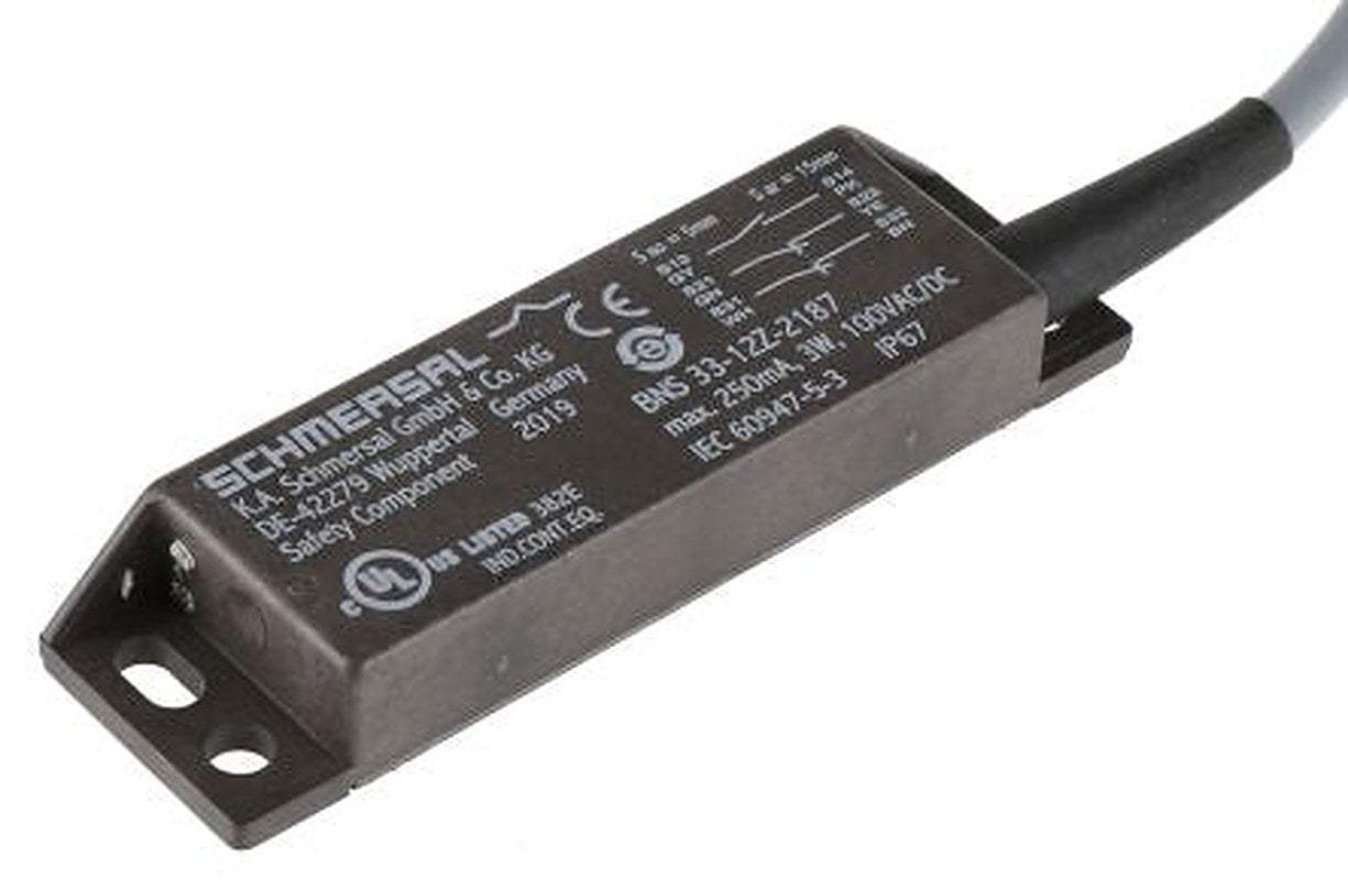 Schmersal BNS33 Series Magnetic Safety Switch, Plastic Housing, 1 NO/2 NC, Cable