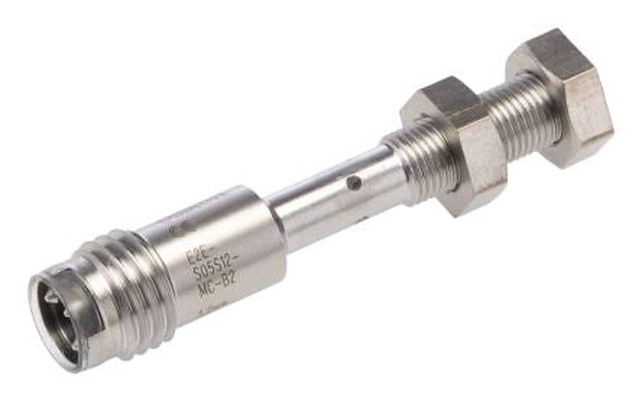 Omron E2E-S05S12-MC-B2 Threaded Barrel Inductive Proximity Sensor, M5 PNP E2E 30V 1.2 mm 30 V dc 100mA