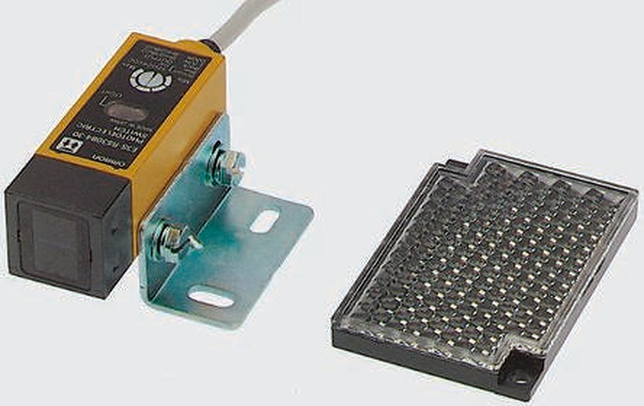 Omron Retroreflective Photoelectric Sensor, Block Sensor