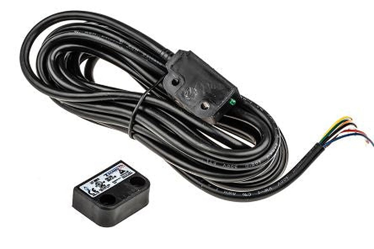 Omron F3S-TGR-N_C Series Magnetic Non-Contact Safety Switch, Polyester Housing, 24V dc, NO, 2 NC, 5 m Cable
