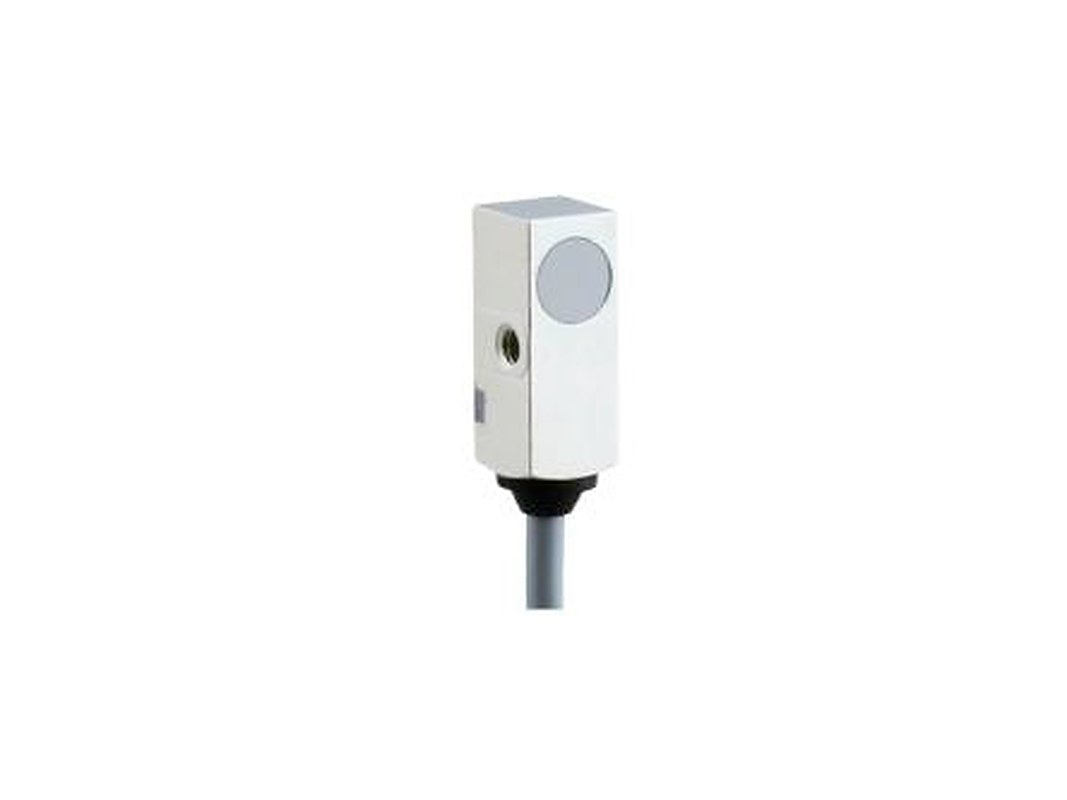 Baumer IFFM 08P1703/O1L Rectangular Proximity Sensor, M8 PNP 36V 2 mm 36 V dc 200mA