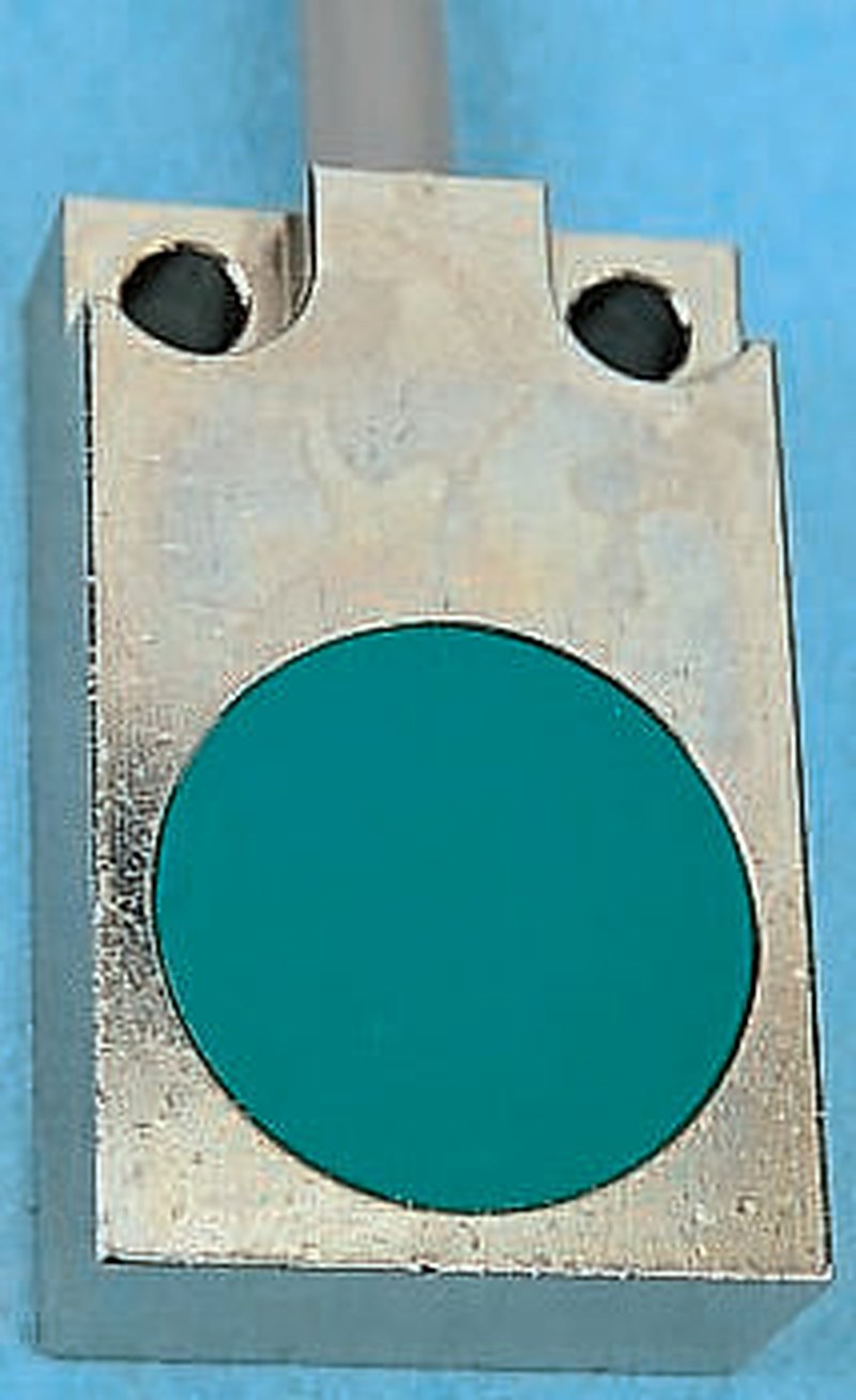 Baumer IFFM 20P1501 Block Inductive Proximity Sensor PNP 5V 5 mm 50 V dc 200mA