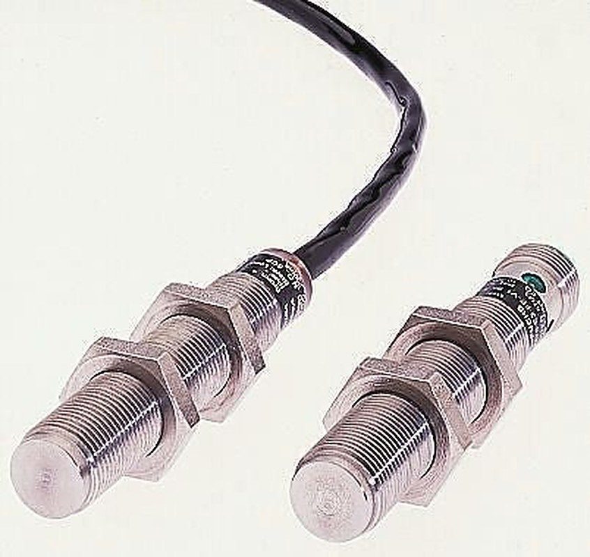 Pepperl + Fuchs NMB5-18GM55-E2-FE Threaded Barrel Inductive Proximity Sensor, M18 x 1 PNP 30V 5 mm 30 V dc 100mA