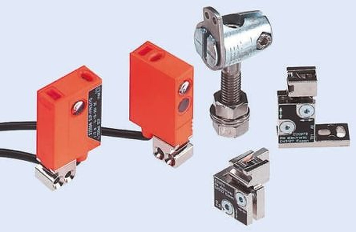 ifm electronic Retroreflective Photoelectric Sensor, Block Sensor