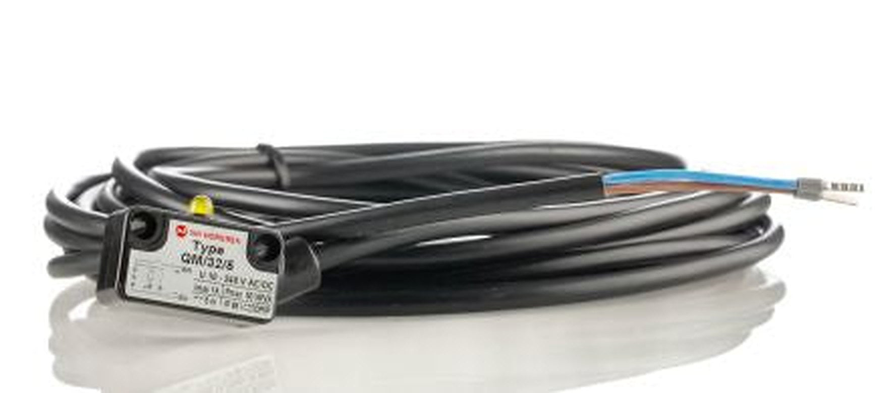 Norgren 75 VMQ 2 x 0, PUR 2 x 0, PVC 2 x 0 Reed Switch, IP66 240V ac/dc, QM/32 LED Indicator