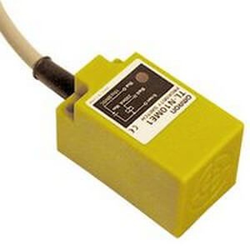 Omron TL-N10ME1 2M Rectangular Capacitive Proximity Sensor NPN TL-N 24V 10 mm 24 V dc 100mA, 3 mA