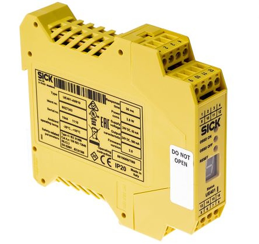 SICK UE401, 24V dc Safety Relay