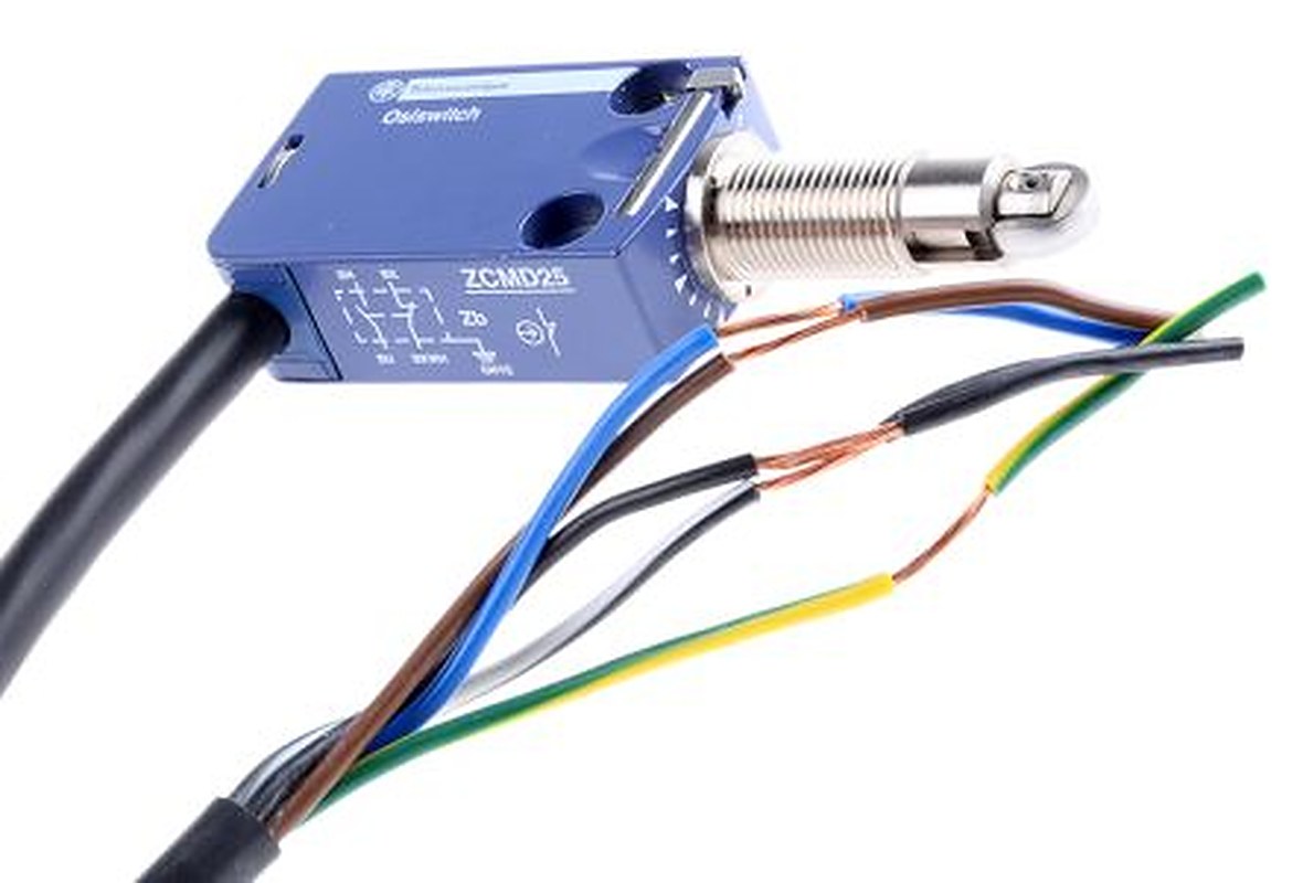 Telemecanique Sensors OsiSense XC Series Roller Plunger Limit Switch, 1 NO/1 NC, IP68, IP67, IP66, Zinc Alloy Housing,