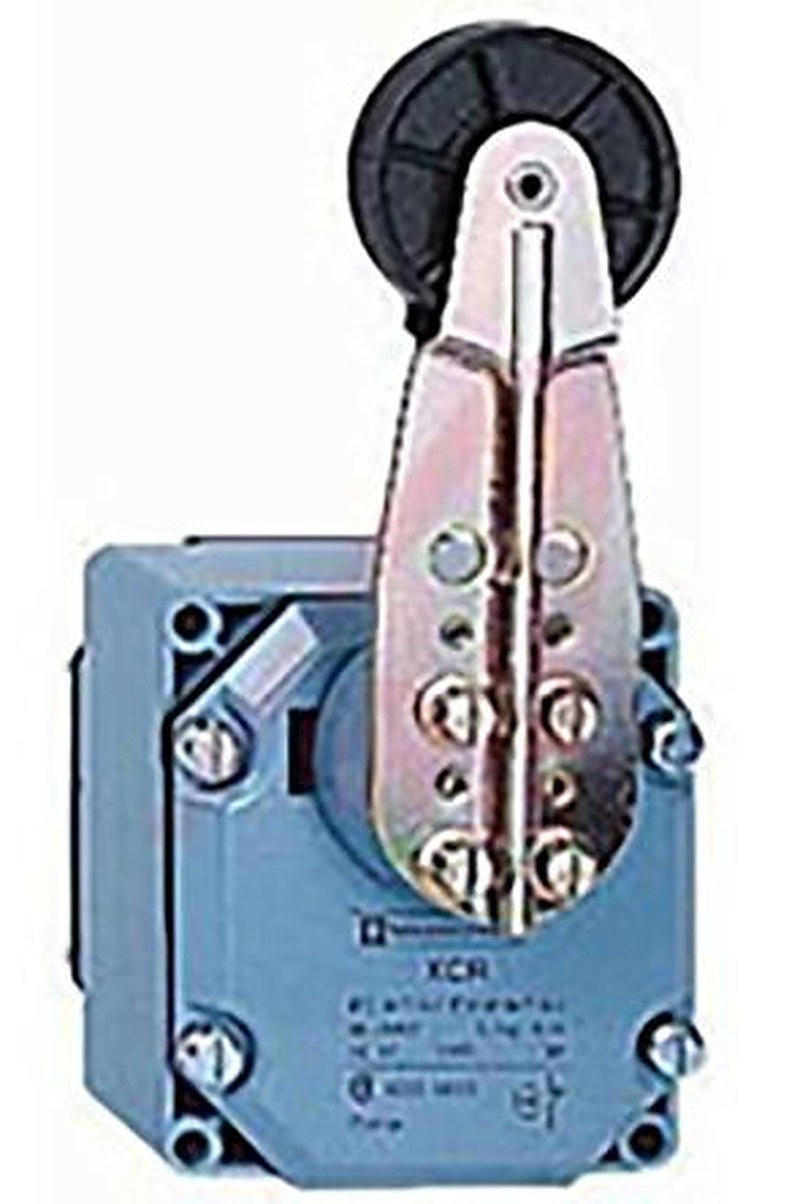 Telemecanique Sensors OsiSense XC Series Roller Lever Limit Switch, SPDT, IP54, Zinc Alloy Housing, 240V ac, 3A