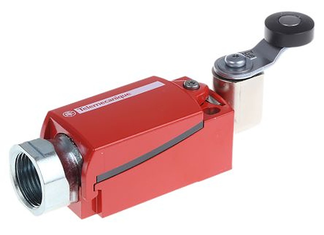 Telemecanique Sensors XCSD Series Roller Lever Interlock Switch, 1 NO/2 NC, IP66, IP67, Metal Housing, 240V ac, 1.5A
