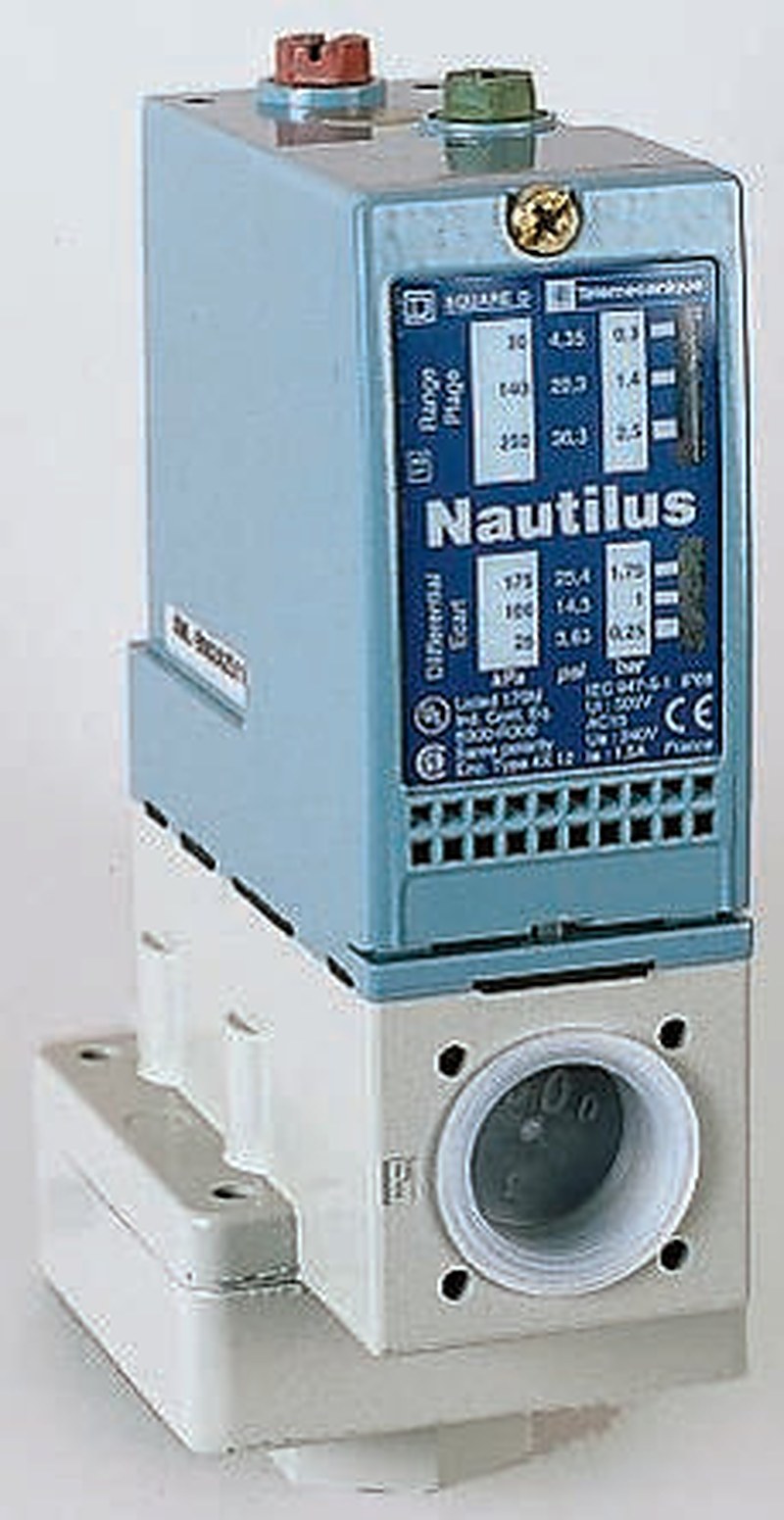 Telemecanique Sensors XMLB Series Pressure Sensor, Relay Output 7 bar 70 bar, Differential Reading