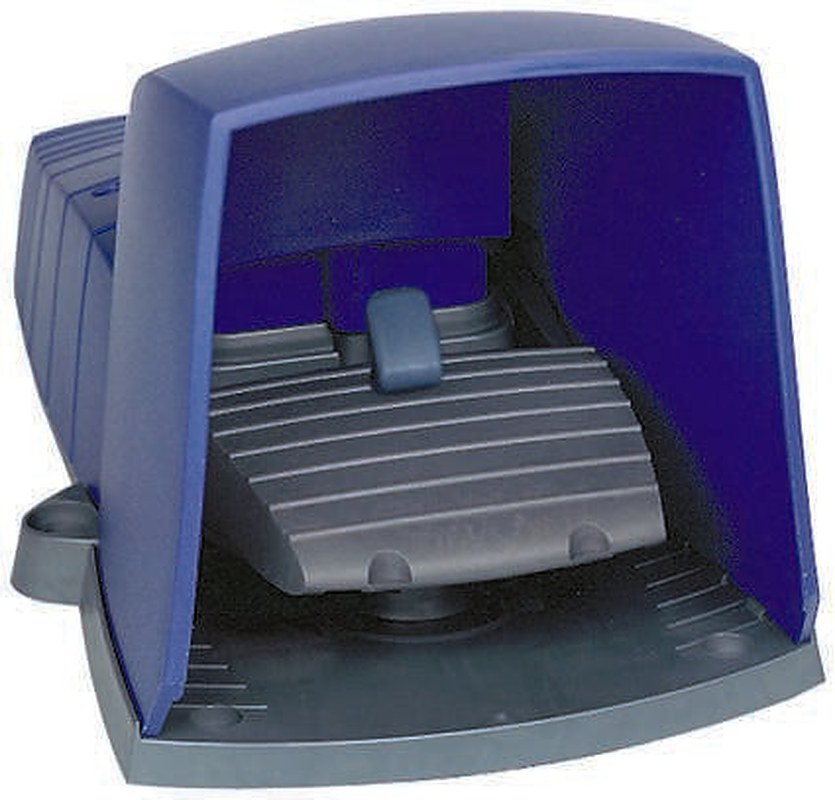 Schneider Electric Industrial Duty Momentary On-Off Foot Switch - 2 NO/2 NC Plastic 3A Contact Current, 240 V ac Contact