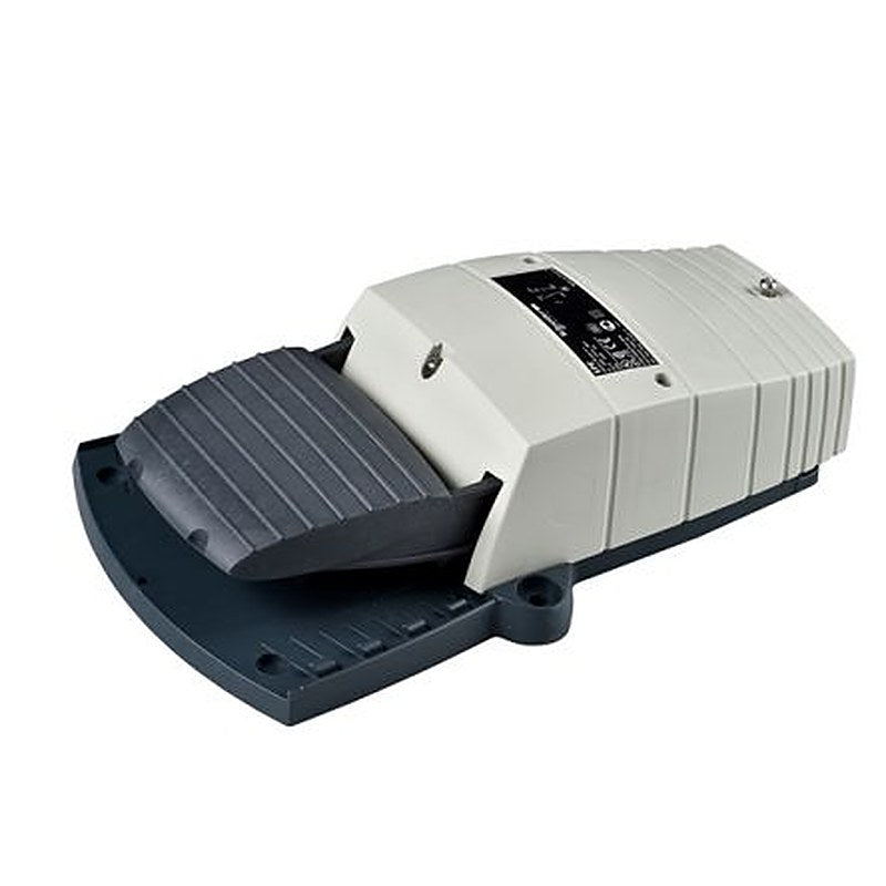 Schneider Electric 1 Step Foot Switch - 1 NO/1 NC Plastic 3 A Contact Current, 240 V ac Contact Voltage