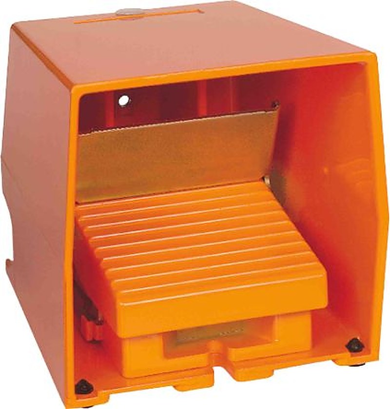 Schneider Electric Momentary On-Off Foot Switch - 2 NO/2 NC Metal 3A Contact Current, 240 V ac Contact Voltage