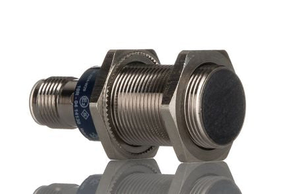 Telemecanique Sensors XS118B3PCM12 Threaded Barrel Inductive Proximity Sensor, M18 x 1 PNP XS 24V dc 8 mm 36 V dc 200mA