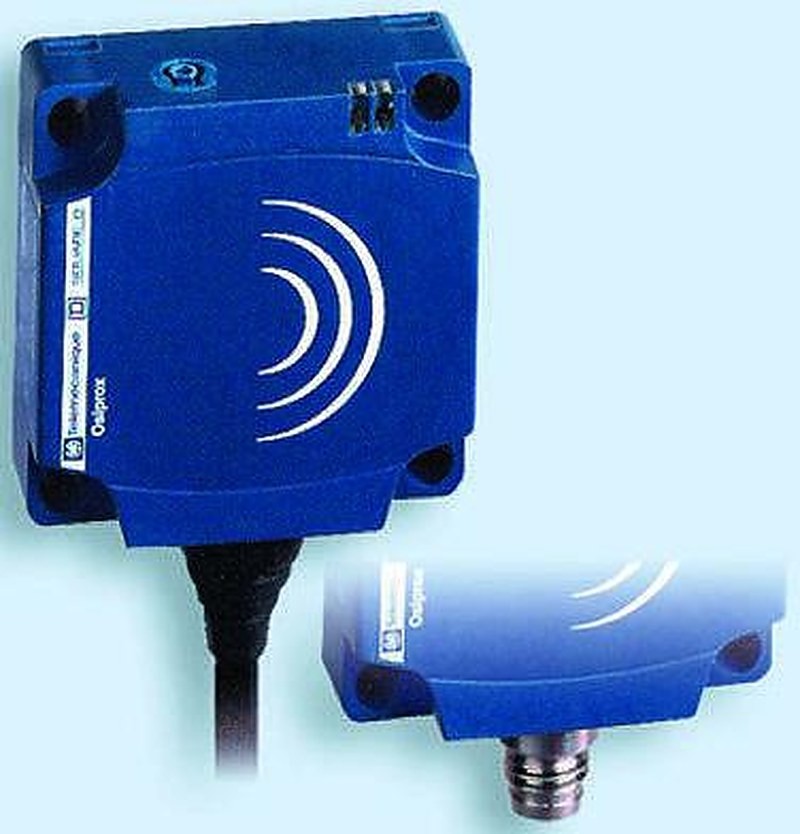 Telemecanique Sensors XS8E1A1PAM8 Block Inductive Proximity Sensor PNP XS 24V dc 15 mm 36 V dc 100mA