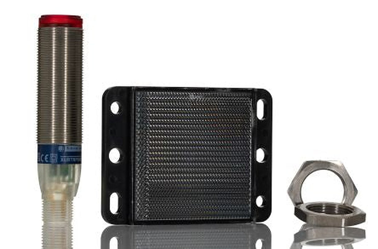 Telemecanique Sensors Polarised Retroreflective Photoelectric Sensor, Cylindrical Sensor